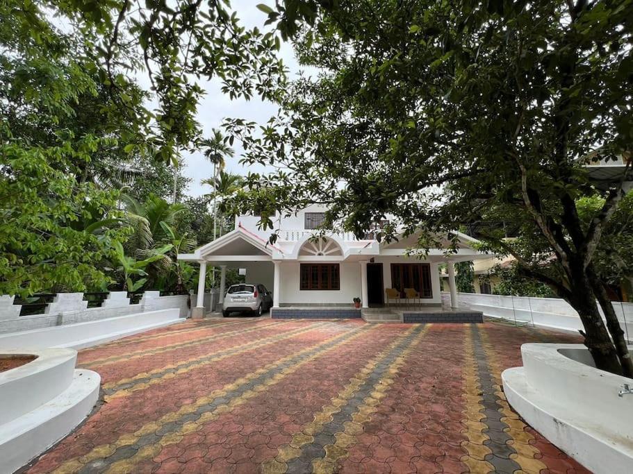 Kalarikkal House Villa Kochi Exterior photo